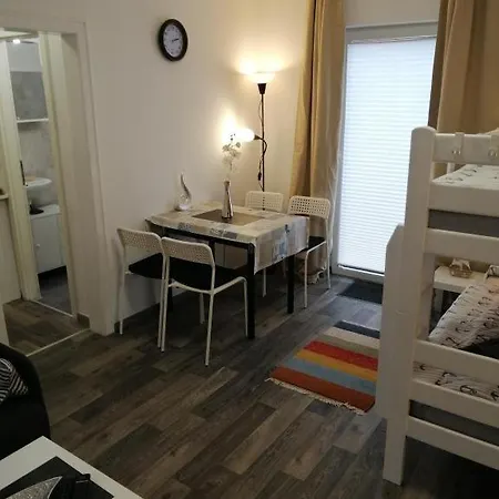 Zimmer Mit Bad Und Ankleideraum + Parkplatz Düsseldorf Extérieur photo
